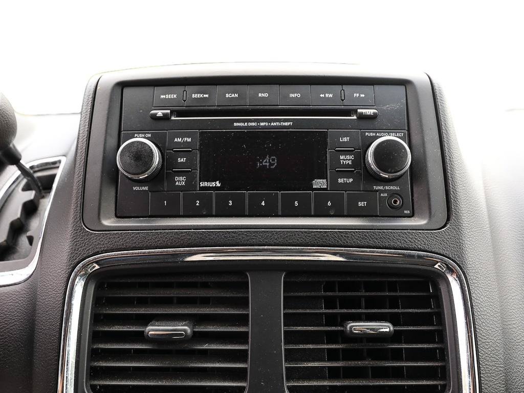 Used 2016 Dodge Grand Caravan SXT FWD image 18