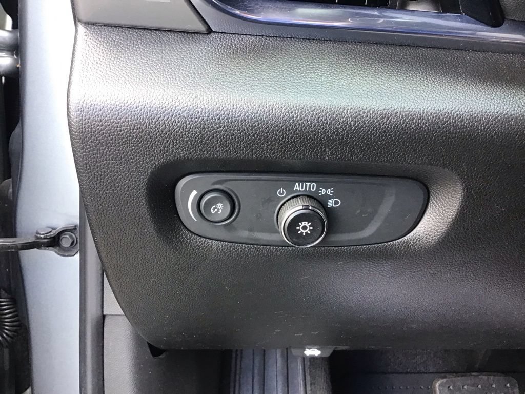 Used 2023 Chevrolet Traverse LT FWD image 20