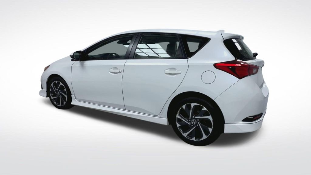 Used 2018 Toyota Corolla iM w/ Carpet Mat Package (TMS) image 6