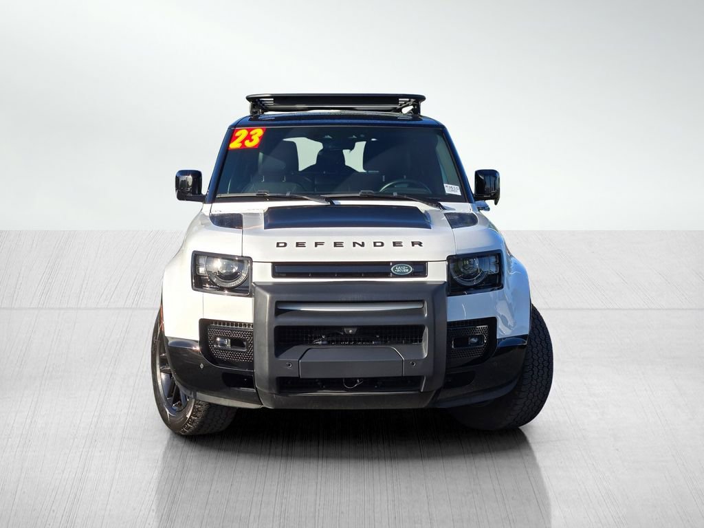 Used 2023 Land Rover Defender 90 X-Dynamic SE image 2