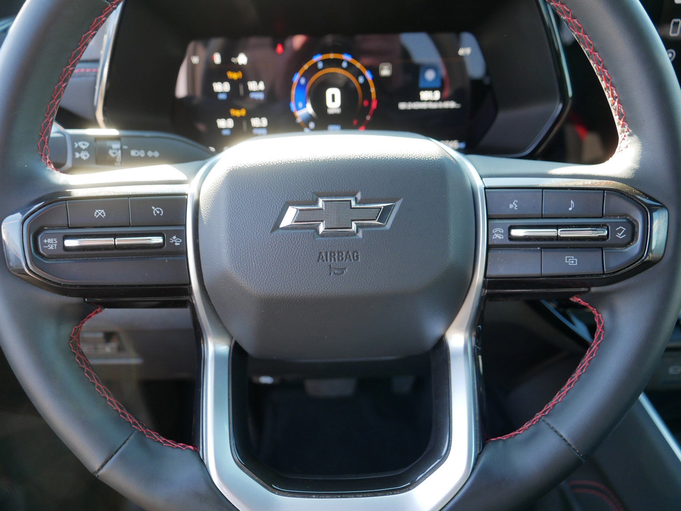 Used 2024 Chevrolet Colorado Z71 w/ Z71 Convenience Package 2 image 25