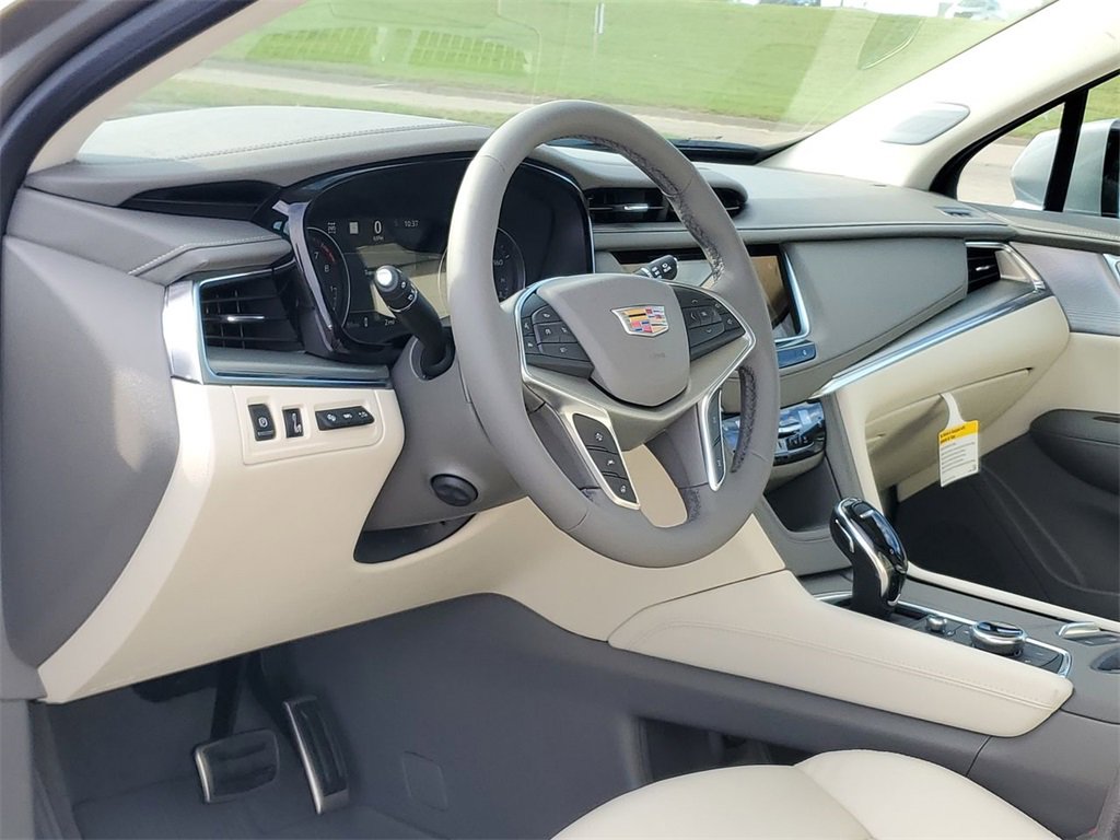 New 2025 Cadillac XT5 Premium Luxury w/ Technology Package image 10