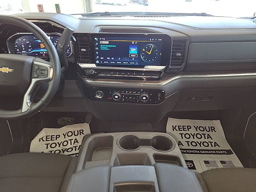 Used 2023 Chevrolet Silverado 1500 LT image 11