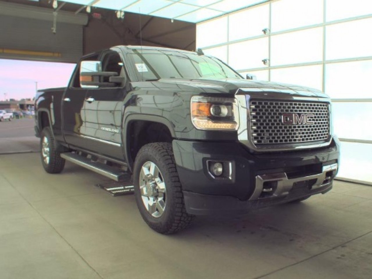 Used 2017 GMC Sierra 3500 Denali image 5