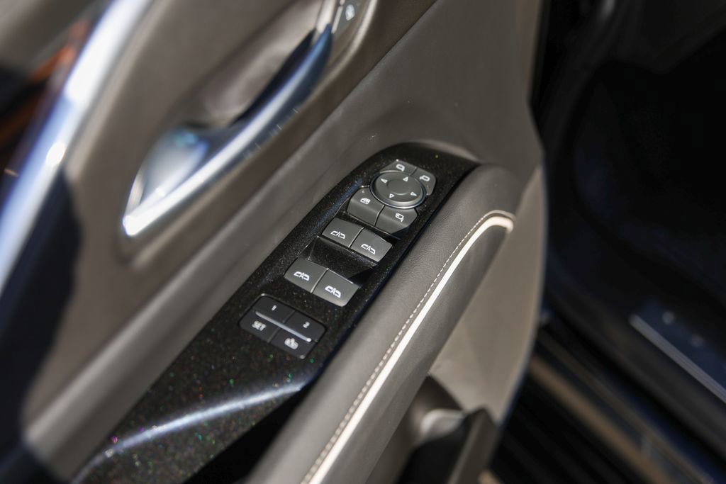 Used 2022 Cadillac Escalade Premium Luxury image 24