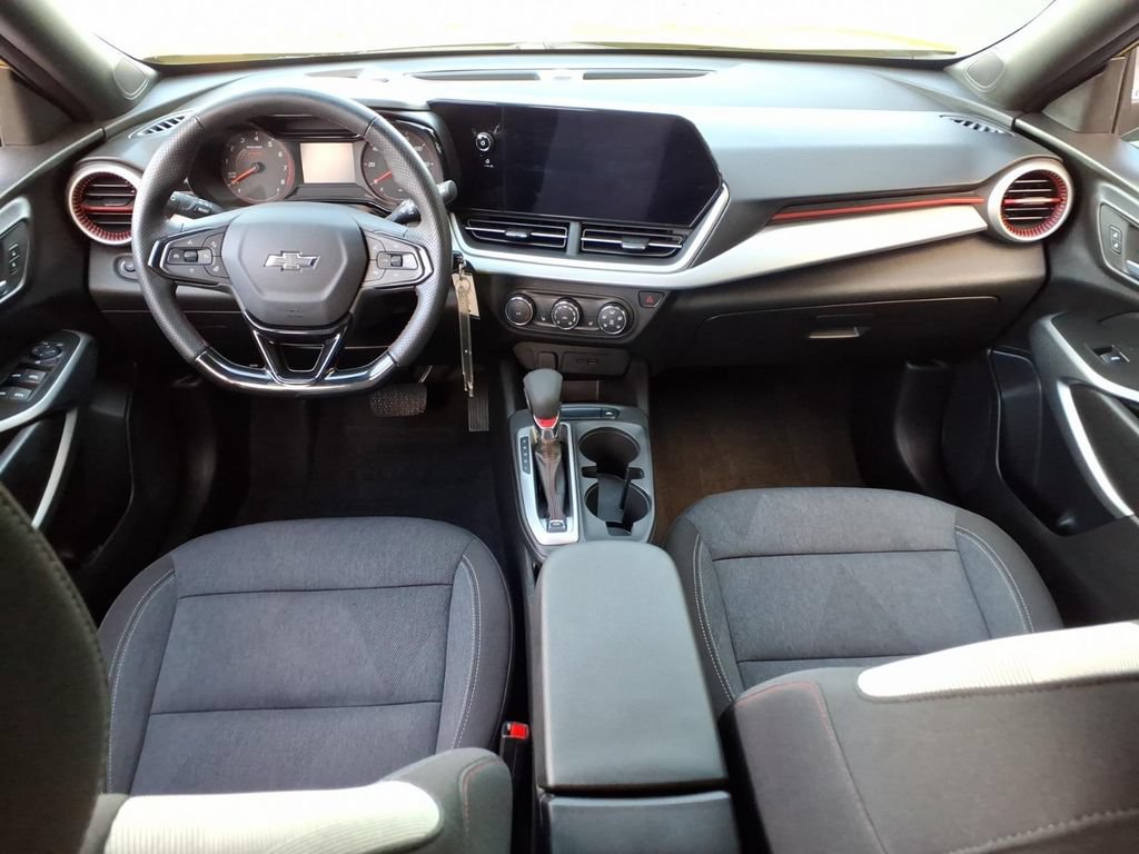Used 2024 Chevrolet Trax RS w/ Driver Confidence Package FWD image 21
