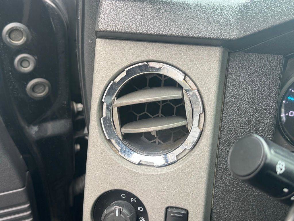 Used 2016 Ford F350 Lariat w/ Lariat Ultimate Package image 34