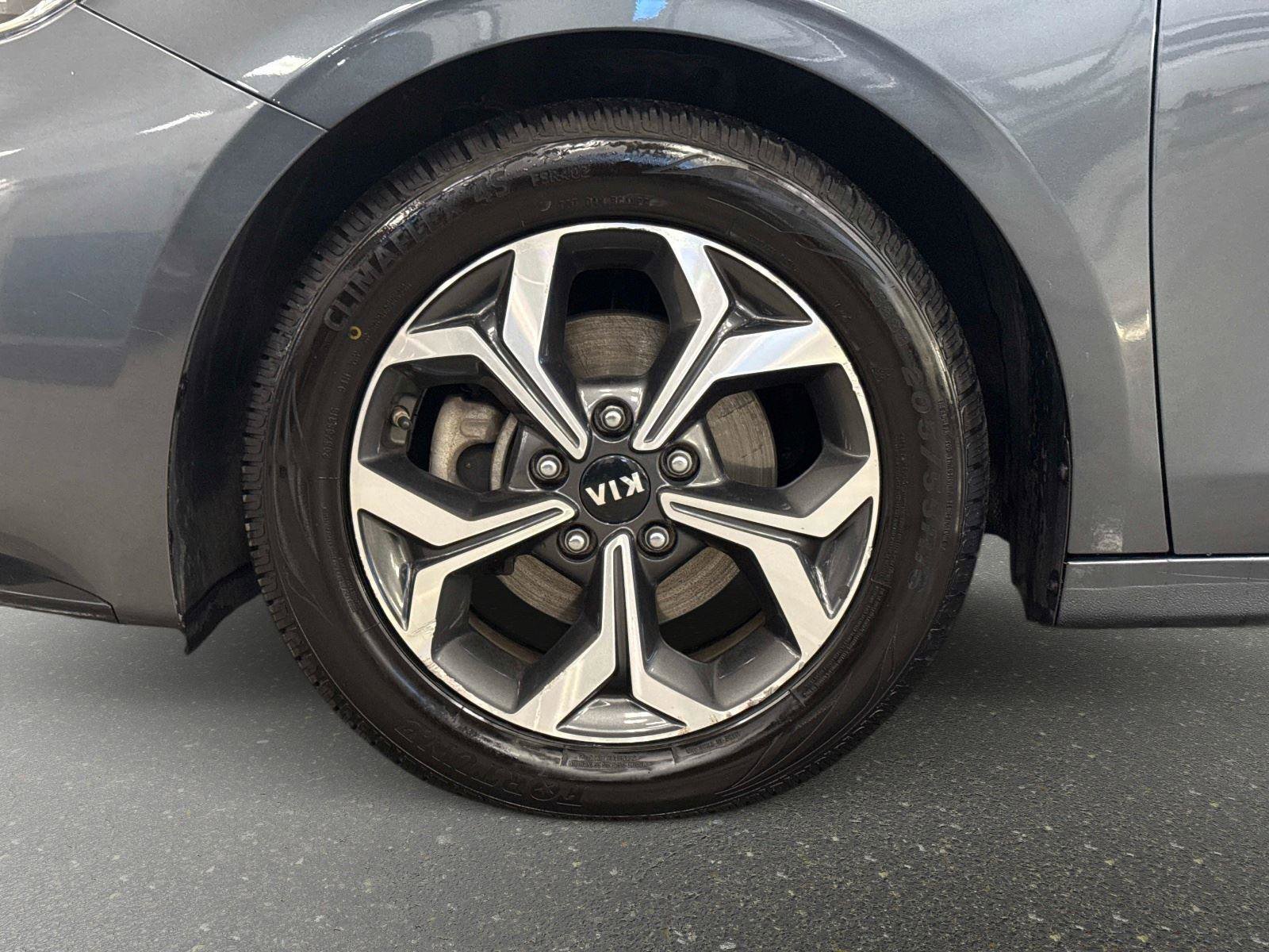 Used 2019 Kia Forte LXS image 9