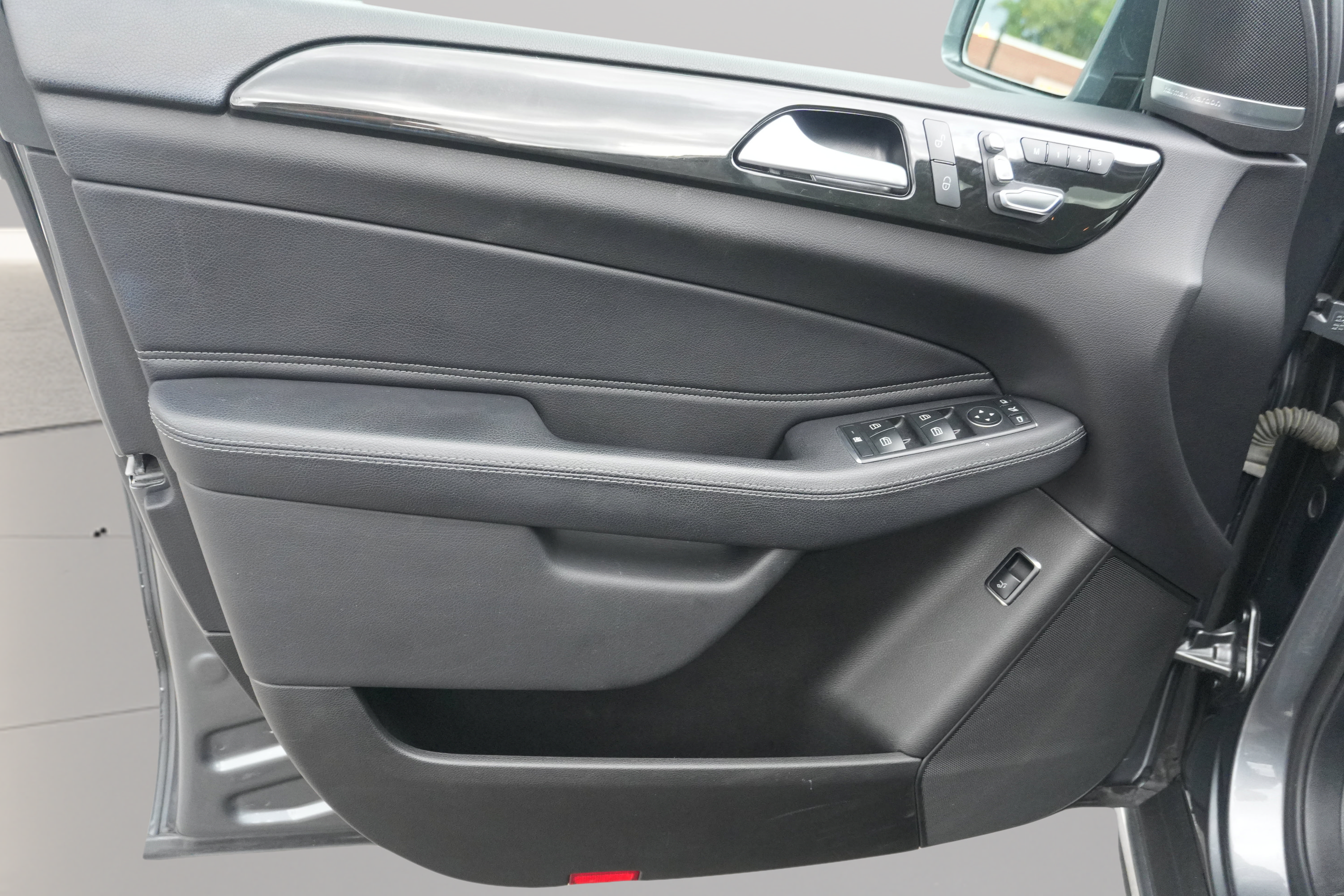 Used 2019 Mercedes-Benz GLE 400 4MATIC w/ Premium 1 Package image 18