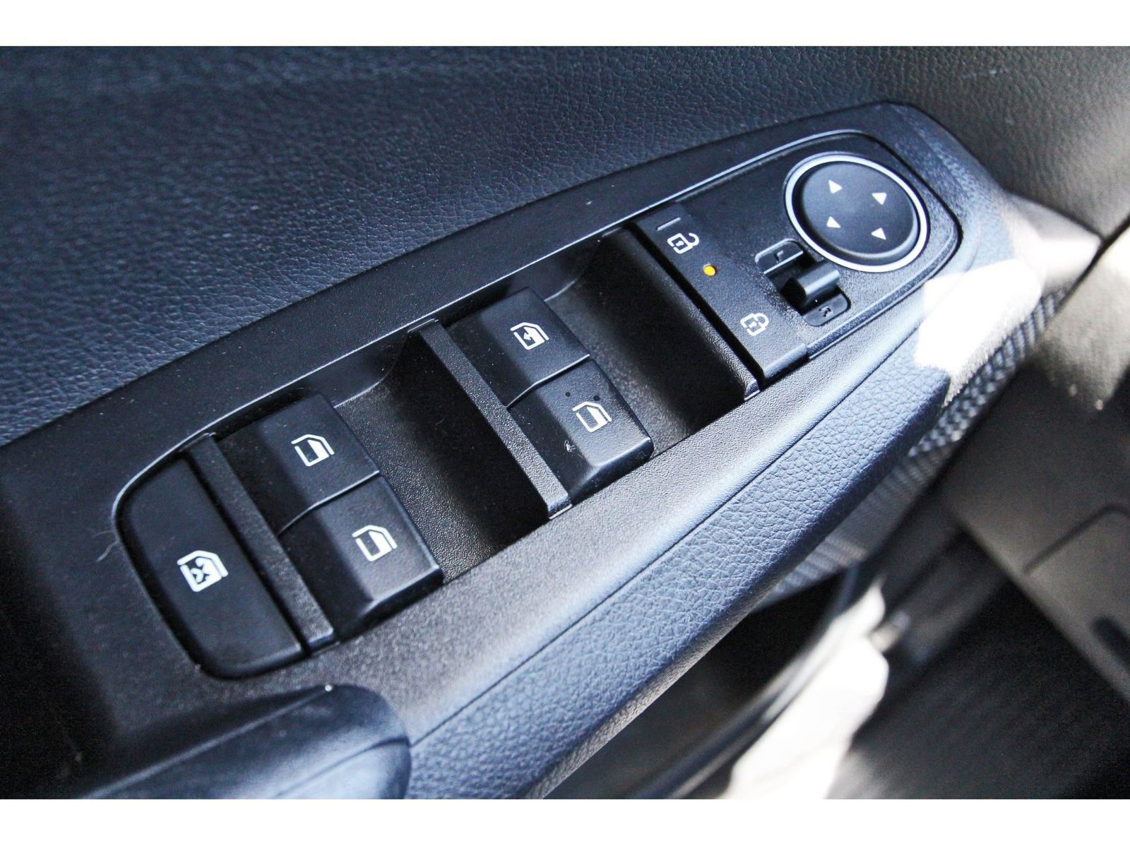 Used 2024 Kia Seltos LX image 19