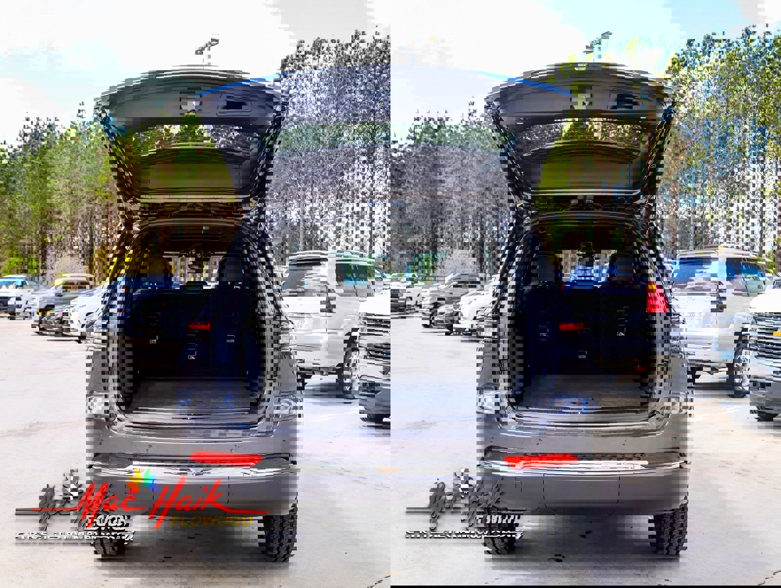 Used 2024 Jeep Grand Cherokee Limited w/ Trailer Tow Package image 9