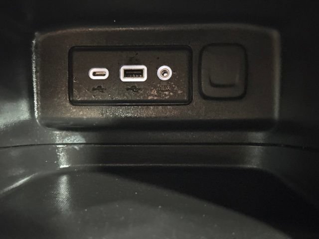 Used 2020 Chevrolet Equinox LS AWD/4WD image 17