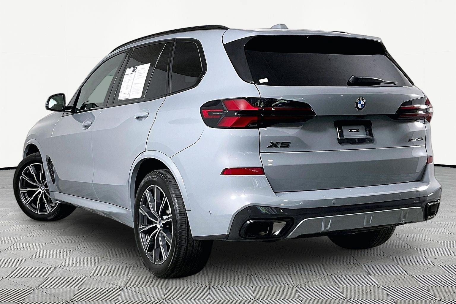 Certified 2026 BMW X5 xDrive40i w/ M Sport Package AWD/4WD image 5