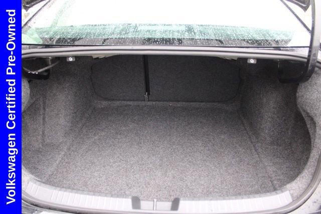 Used 2024 Volkswagen Jetta SE image 9