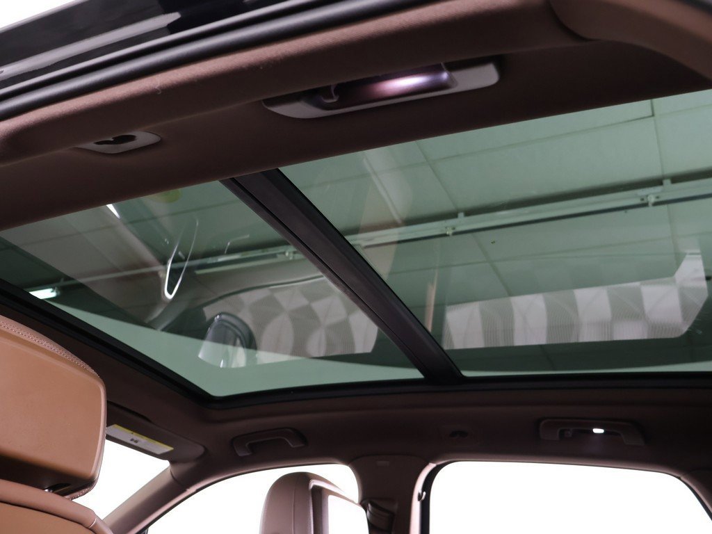 Used 2023 Porsche Cayenne Platinum Edition image 24