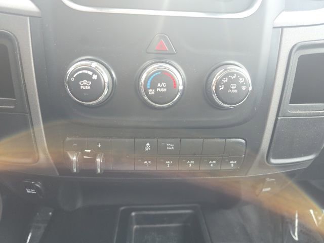 Used 2018 RAM 3500 Tradesman w/ Chrome Appearance Group AWD/4WD image 19