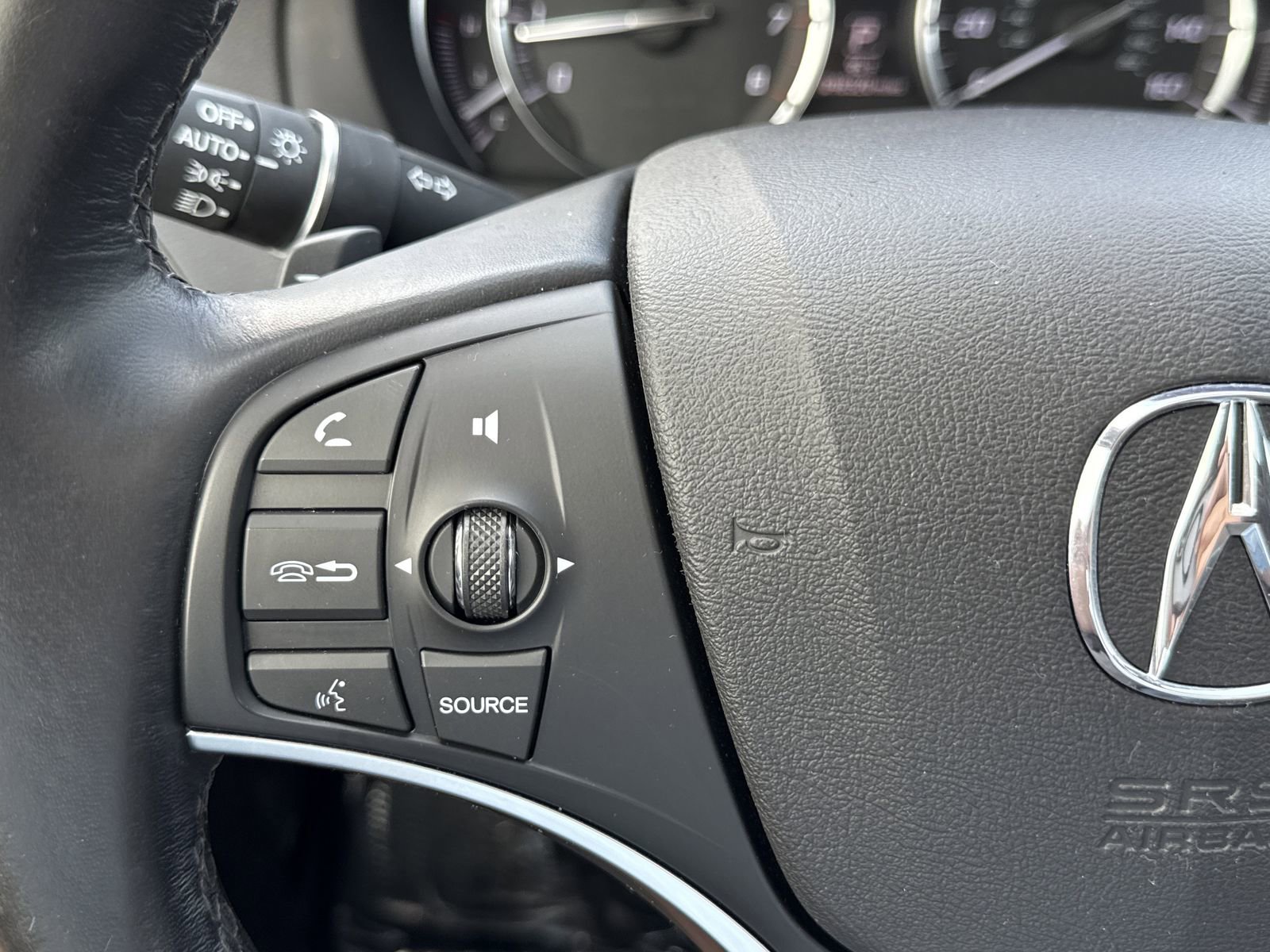 Used 2019 Acura MDX FWD image 17