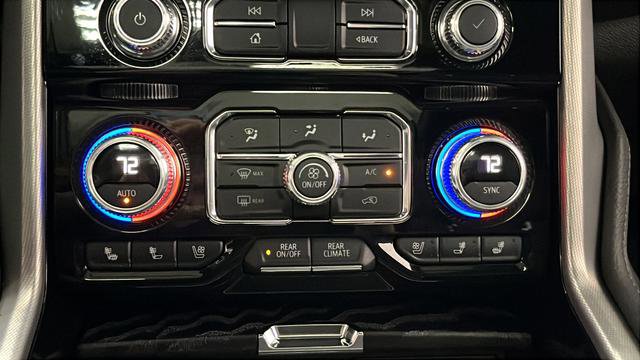 Used 2023 GMC Yukon XL Denali AWD/4WD image 19