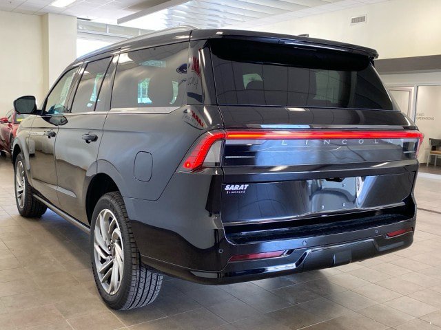 New 2027 Lincoln Navigator Reserve AWD/4WD image 5