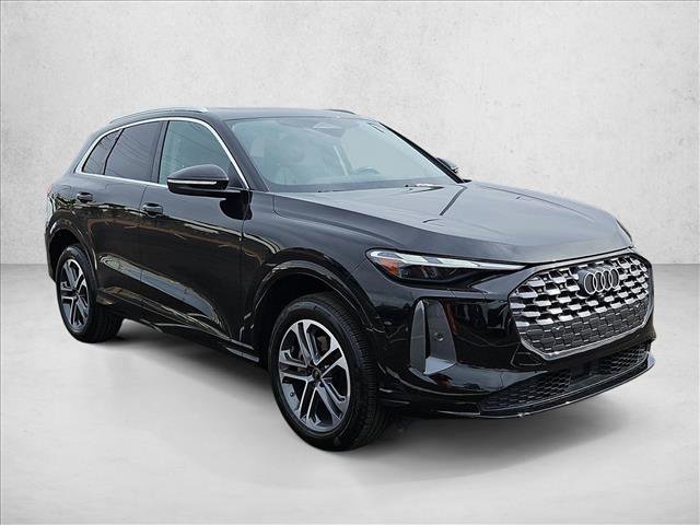 Certified 2025 Audi Q5 Premium w/ Convenience Package image 3