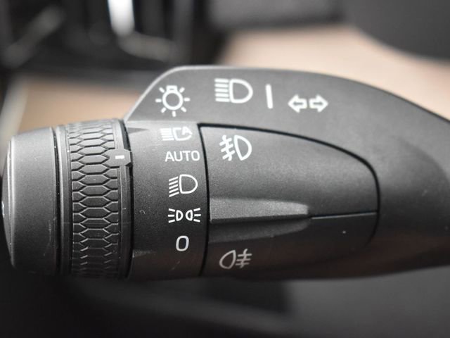 Used 2025 Volvo XC90 B5 Plus w/ Protection Package Premier image 26