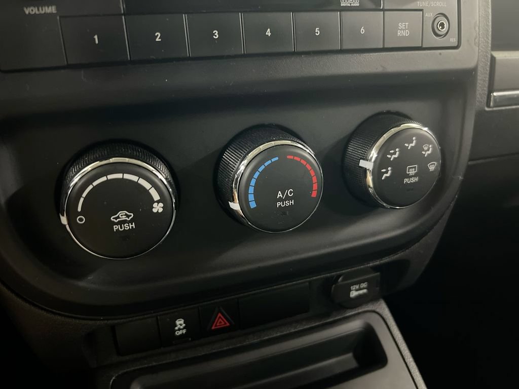 Used 2014 Jeep Patriot Sport w/ Power Value Group AWD/4WD image 15