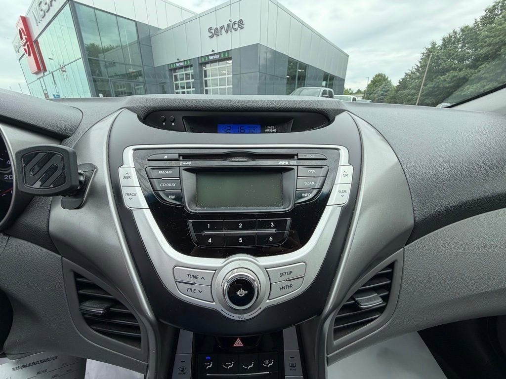 Used 2011 Hyundai Elantra GLS FWD image 9