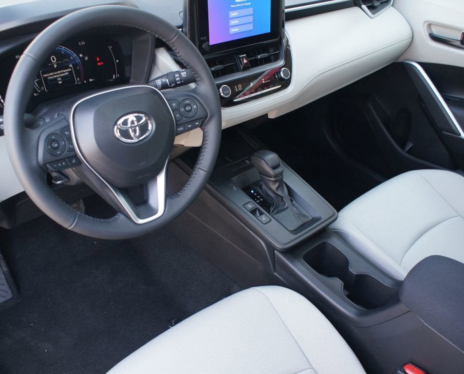 Used 2026 Toyota Corolla Cross LE AWD/4WD image 20