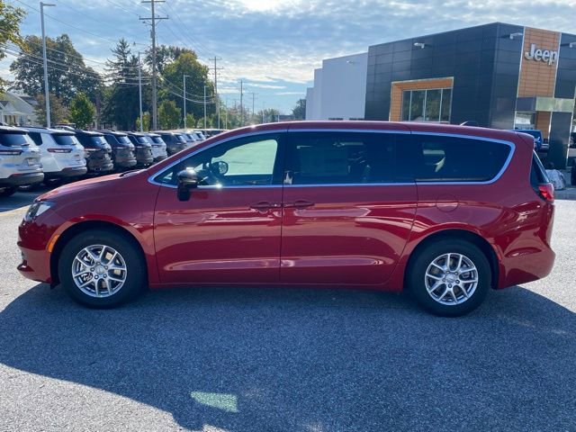 New 2026 Chrysler Voyager LX image 4