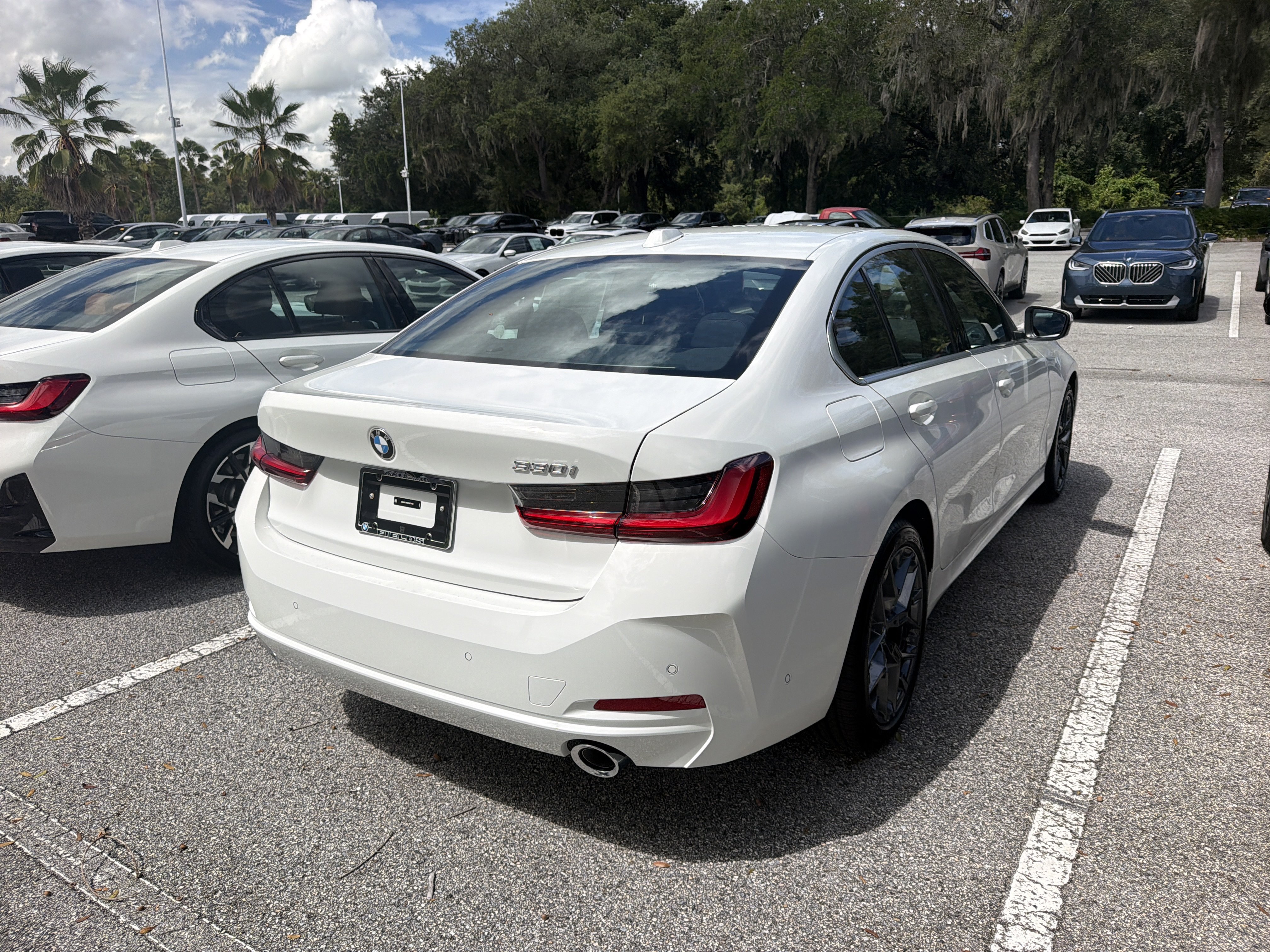 New 2026 BMW 330i Sedan w/ Convenience Package RWD image 2