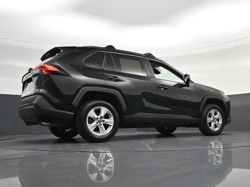 Used 2020 Toyota RAV4 XLE w/ Convenience Package FWD image 30