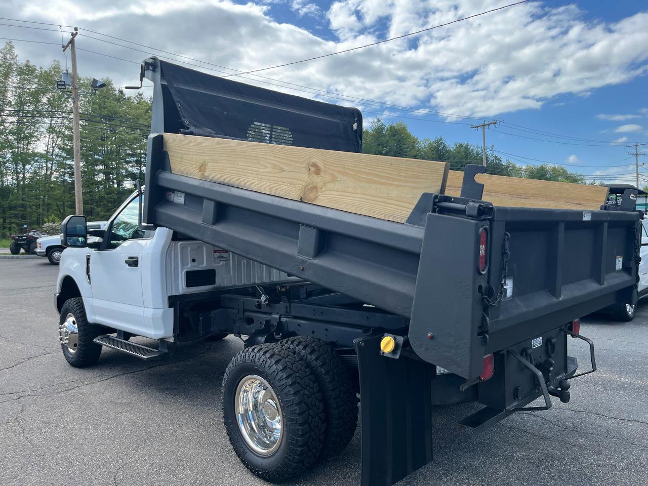 Used 2017 Ford F350 XL w/ Power Equipment Group AWD/4WD image 4