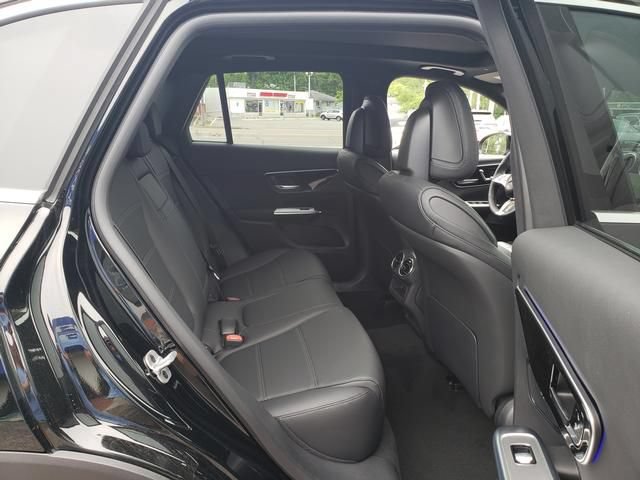New 2025 Mercedes-Benz GLC 300 4MATIC image 14