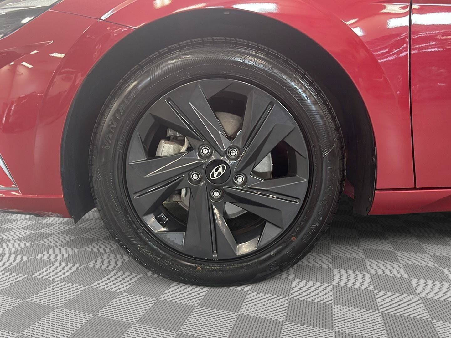 Certified 2023 Hyundai Elantra SEL FWD image 9