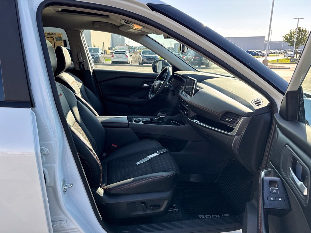Used 2025 Nissan Rogue SV w/ Rock Creek Premium Package AWD/4WD image 41