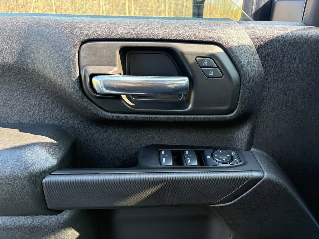 Used 2025 Chevrolet Silverado 2500 Custom w/ Custom Convenience Package AWD/4WD image 8