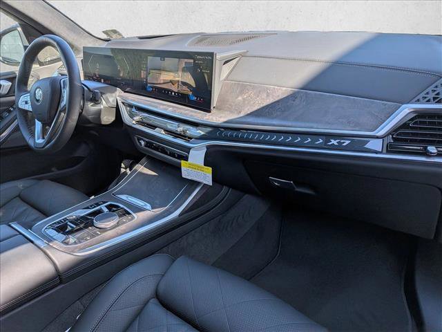 Used 2026 BMW X7 xDrive40i image 25