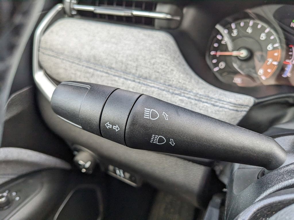 Certified 2025 Jeep Compass Latitude image 52