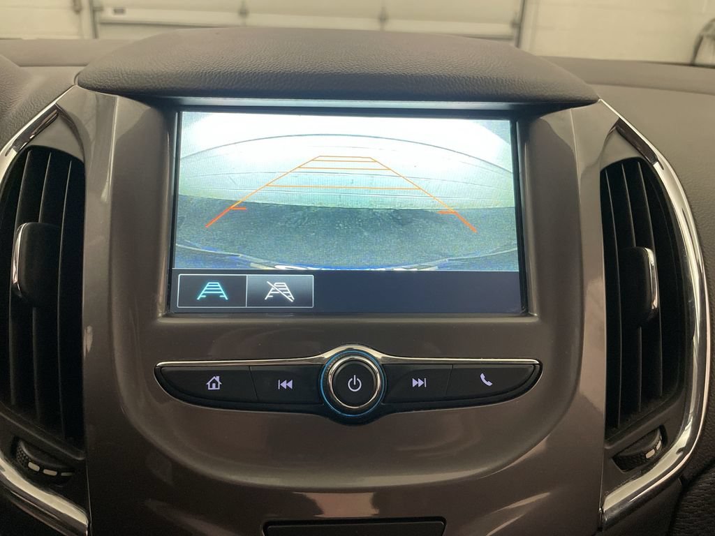 Used 2018 Chevrolet Cruze LT w/ Convenience Package FWD image 8