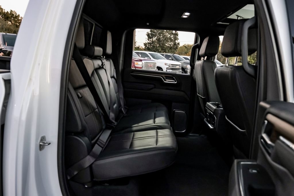 Used 2024 Chevrolet Silverado 3500 High Country w/ High Country Premium Package AWD/4WD image 28