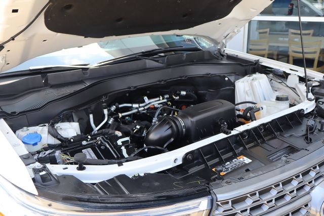 Used 2023 Ford Explorer XLT w/ Equipment Group 202A AWD/4WD image 13