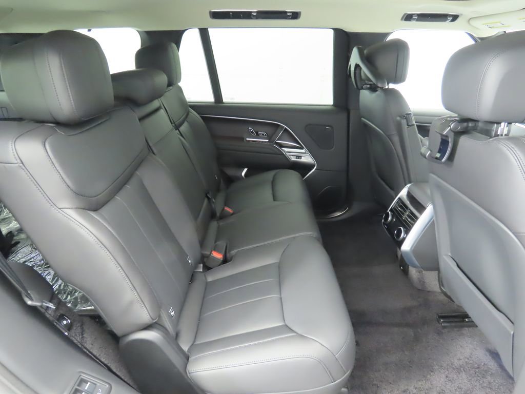 New 2025 Land Rover Range Rover Long Wheelbase SE image 22