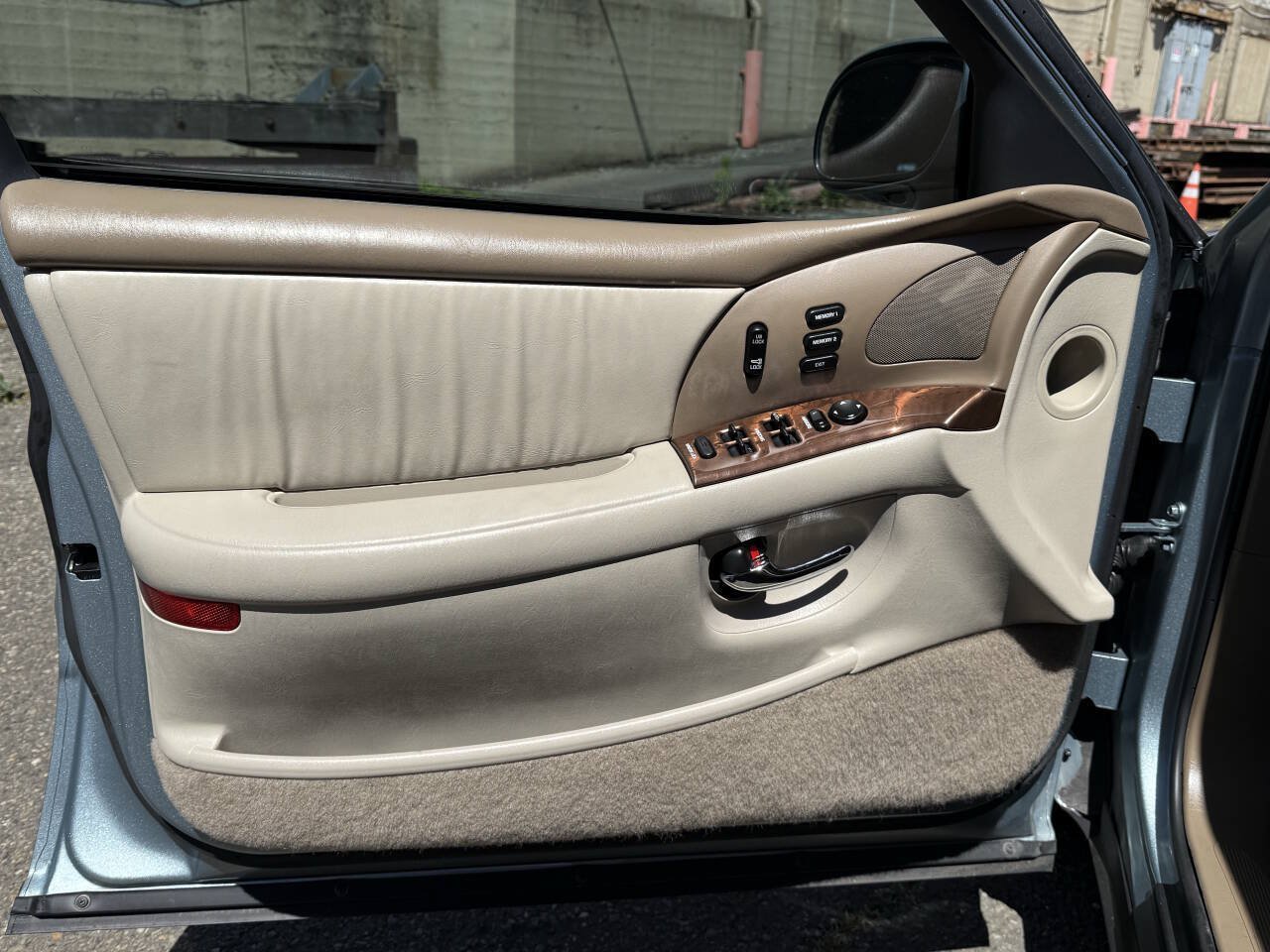 Used 2004 Buick Park Avenue w/ Prestige Feature Package FWD image 23