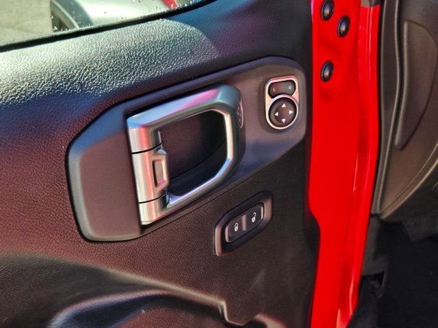 Used 2025 Jeep Wrangler Unlimited Rubicon image 14