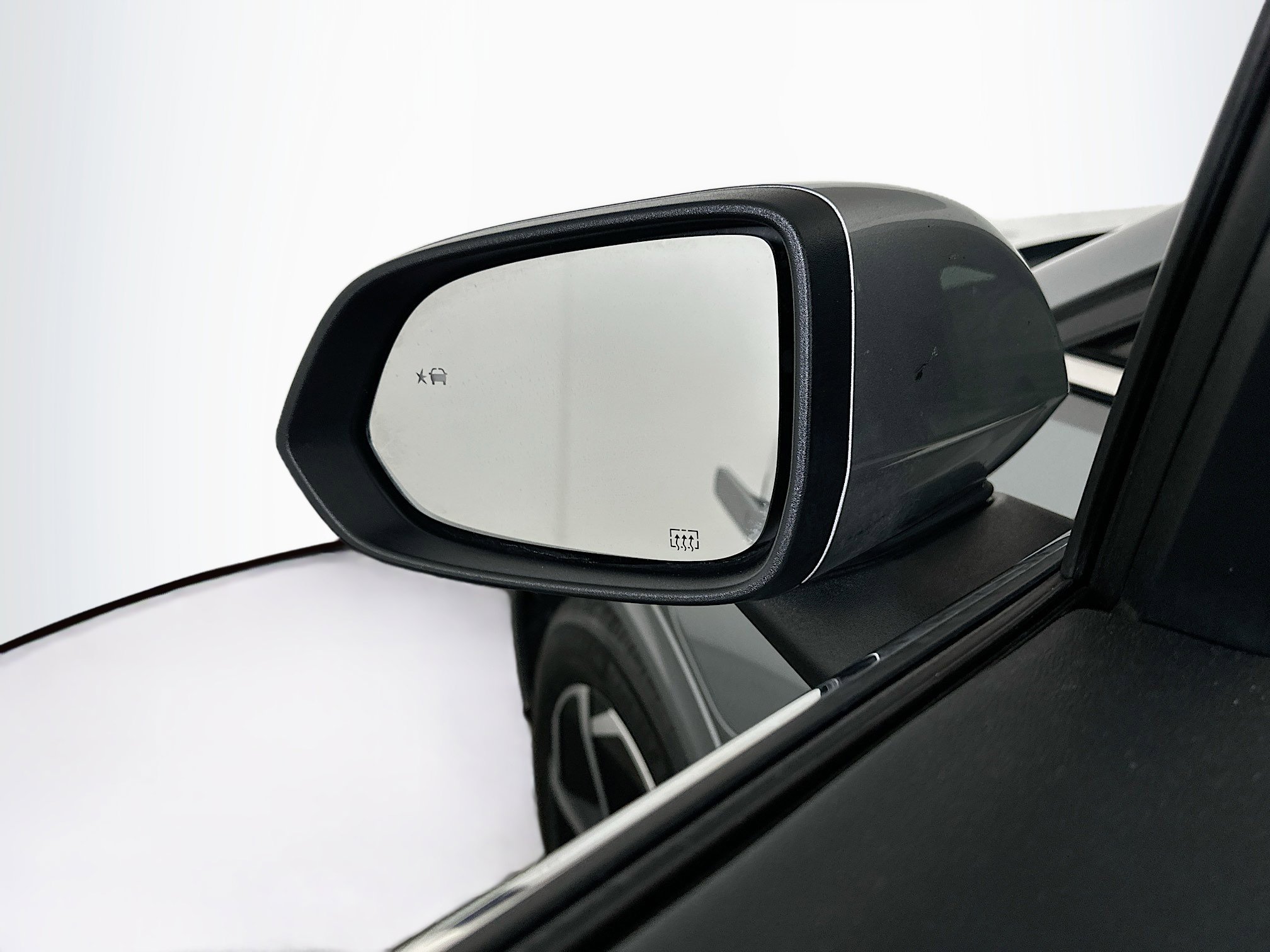 Used 2024 Chevrolet Equinox EV LT FWD image 16