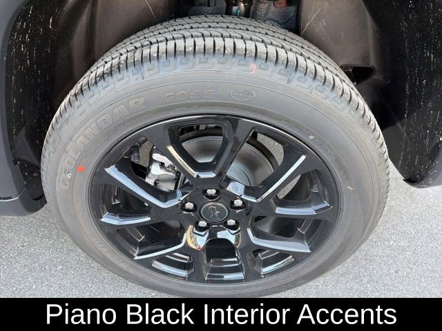 New 2026 Jeep Compass Latitude image 13