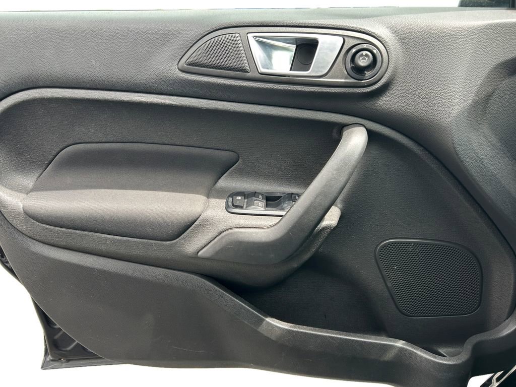 Used 2014 Ford Fiesta SE FWD image 13