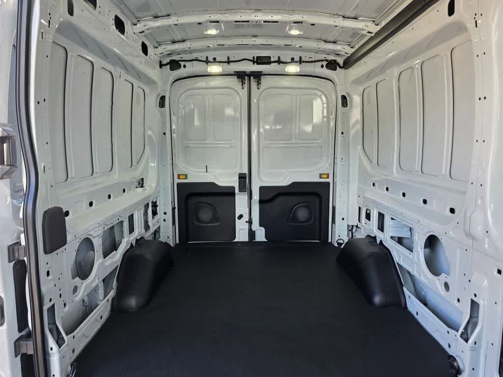 New 2026 Ford Transit 250 148 Medium Roof image 25