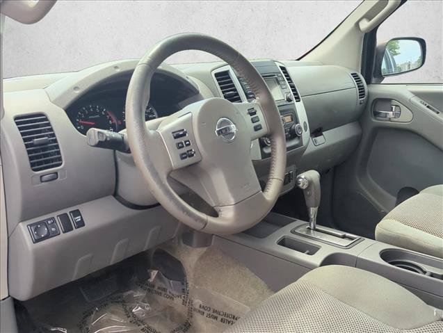Used 2016 Nissan Frontier SV w/ SV Value Truck Package RWD image 9