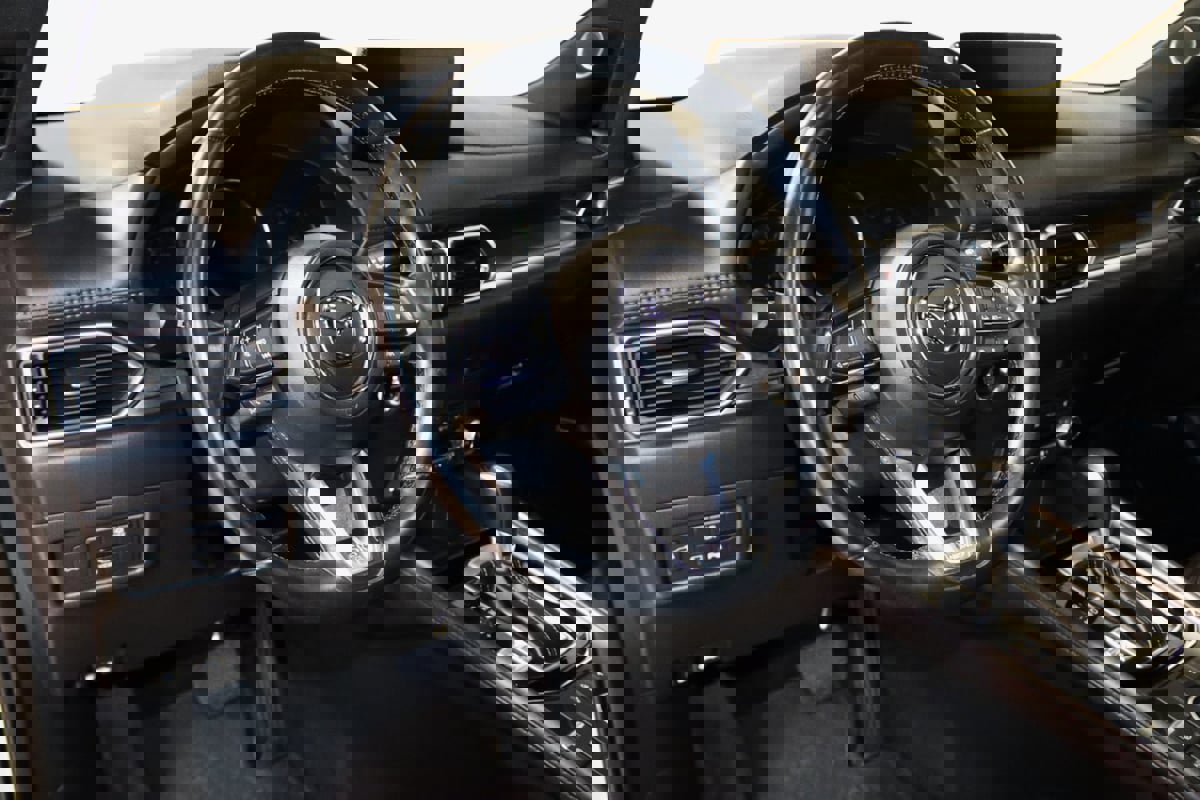 Used 2023 MAZDA CX-5 Signature image 38